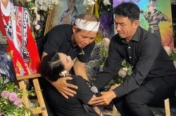 Ngọc Huyền ngất xỉu, Thoại Mỹ khóc nghẹn trong đêm cuối tiễn NSƯT Vũ Linh