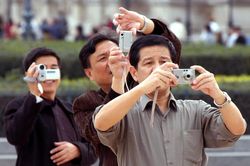 Đón khách đoàn Trung Quốc, Việt Nam lo mất thị phần