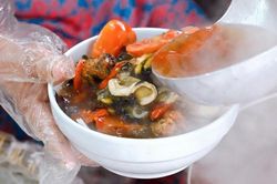 Quán bún ốc chuẩn vị Hà Nội xưa bán hơn 1.000 bát mỗi ngày