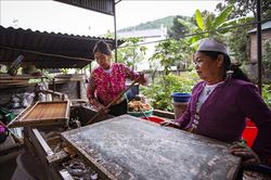 Gìn giữ, phát huy giá trị nghề làm giấy Dó của người Mường ở Suối Cỏ
