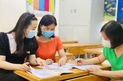 Có nên tập huấn sách giáo khoa trong năm học?