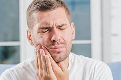 Dùng thuốc nào trị đau răng?