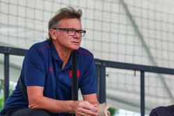 HLV Troussier 'soi giò' U23 Thái Lan