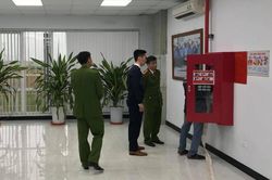 Chớ đùa với lửa!