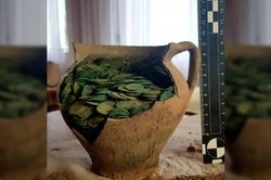 Phát hiện kho chứa 1.000 đồng xu cổ tại Ba Lan