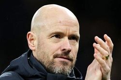 Vì sao Ten Hag lại giữ nguyên đội hình MU so với trận thua Liverpool?