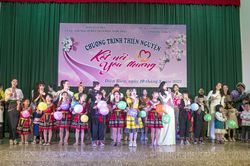 Thí sinh Người đẹp Hoa Ban tham gia hoạt động thiện nguyện và thi Người đẹp qua ảnh
