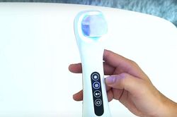 Máy mát xa mặt có mấy loại và các tính năng của máy massage mặt