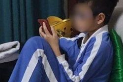 Bố bắt con trai chơi game suốt 17 tiếng không ngủ