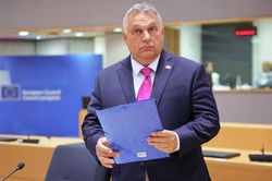 Hungary nói phương Tây sắp gửi quân đến Ukraine, EU-Mỹ tiếp tục hỗ trợ Kiev
