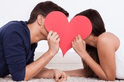 Quan hệ tình dục nhiều có làm yếu thận?