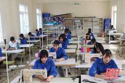 Những người thắp sáng ước mơ cho trẻ kém may mắn