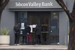 SVB sụp đổ: Chính phủ Mỹ vào cuộc