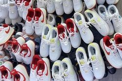 Phát hiện hàng nghìn đồ Nike, Adidas, Dior, Chanel... nghi giả mạo tại TP.HCM