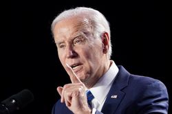 Tổng thống Biden lên tiếng về thảm họa SVB
