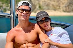 Nghi vấn Ronaldo sắp làm đám cưới