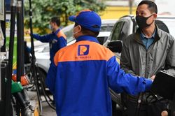 Giá xăng tăng lên gần 24.000 đồng/lít