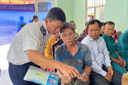 Cảnh sát biển 4 đẩy mạnh tuyên truyền chống khai thác IUU