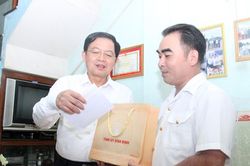 Bí thư Tỉnh ủy Bình Định gặp gỡ cựu binh mở quán phở 'Gạc Ma - Trường Sa'