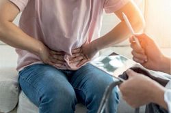 Ngại đi viện vì có khối phồng ở vùng kín
