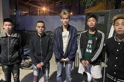 Cảnh sát 141 chặn bắt 'trẻ trâu' gây náo loạn đường phố đêm cuối tuần