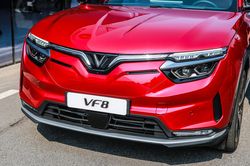 Xe điện VinFast VF 8 tới tay khách hàng nhiều hơn VF e34