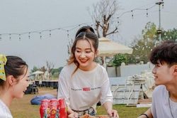 Cách giúp người trẻ quẩy 'cháy phố' ẩm thực mà không sợ nóng trong người