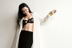 Lưu Hương Giang khoe body săn chắc