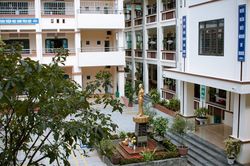 Kỷ luật nữ giáo viên tham gia đường dây làm bằng giả
