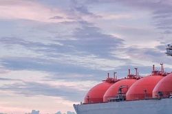 Thị trường LNG có thể trở nên bão hòa vào năm 2027
