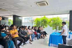 Shark Thủy và Ban Lãnh đạo Apax Leaders đối thoại với phụ huynh ở TP. Hồ Chí Minh