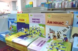Nhà xuất bản bán sách tham khảo theo 'công thức' nào?