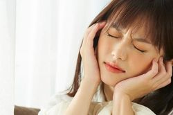 Nhìn anh rể, càng ngày tôi càng thấy chướng mắt, khó chịu