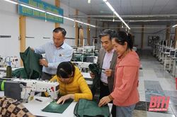 Hỗ trợ máy móc cho dự án may bao bì và túi tự hủy