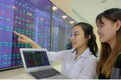 Giảm lãi suất điều hành, thêm trợ lực cho thị trường chứng khoán phục hồi