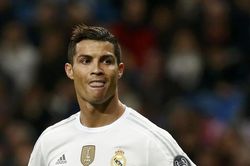 Fan Ronaldo nổi giận với Real Madrid