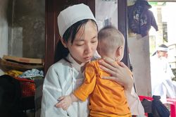 Cha mẹ đuối nước tử vong để lại đàn con nheo nhóc