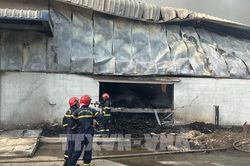 Cháy lớn tại công ty giấy ở Tân Uyên, Bình Dương