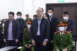 Cựu Giám đốc ngân hàng lĩnh 7 năm tù vì để doanh nghiệp 'xù nợ' 360 tỷ đồng