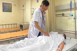 Sưng đau tinh hoàn nhưng chỉ được truyền dịch, kháng sinh