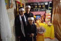Bố chết, mẹ đau bệnh khiến 3 đứa trẻ nghèo không nơi nương tựa