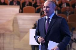Tổng thống Putin kêu gọi doanh nhân Nga đặt lòng yêu nước lên trên lợi ích