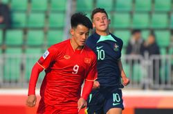 Mối duyên đặc biệt giữa tân binh U23 Việt Nam và HLV Troussier
