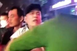 Người đàn ông tát cảnh sát ở Thanh Hóa