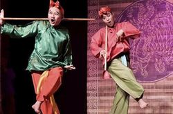Dòng chảy tiếng cười
