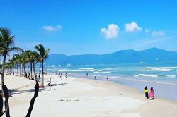 Mỹ Khê lọt Top 10 bãi biển đẹp nhất châu Á