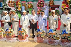 Thăm, chúc mừng tháng Ramadal đồng bào dân tộc Chăm