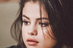 Selena Gomez: Tổn thương sẽ không bao giờ được chữa lành nếu bạn cứ né tránh nó
