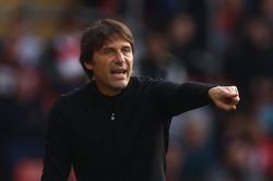 Tottenham được khuyên sa thải Conte 'ngay lập tức'