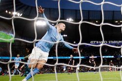 Man City hạ Burnley vào bán kết FA Cup nhờ hat-trick khủng của Haaland